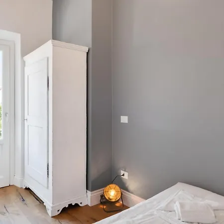 Piazza Indipendenza & Giardino Della Fortezza Apt Appartement *