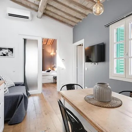Apartment Piazza Indipendenza & Giardino Della Fortezza Apt