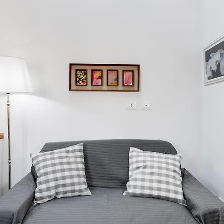 Piazza Indipendenza & Giardino Della Fortezza Apt Apartment *